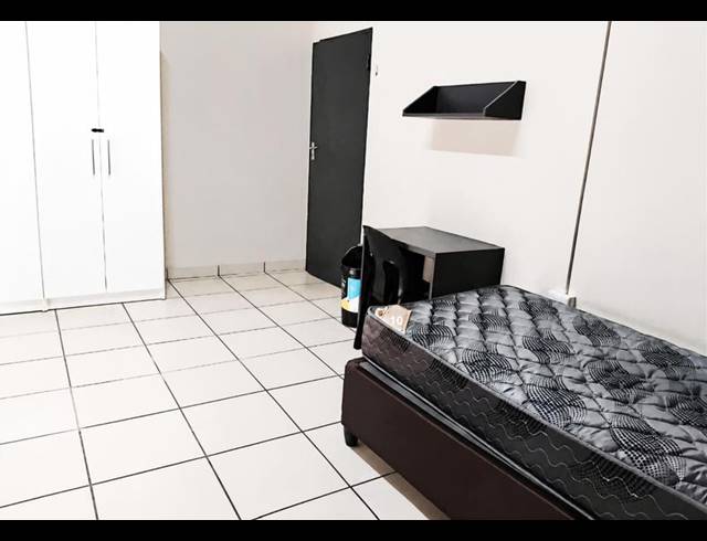 8 BEDROOM PROPERTY TO RENT IN DIE BULT